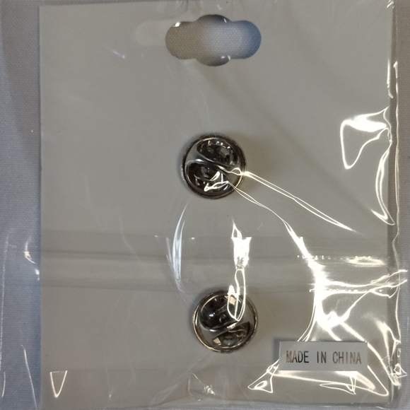 Eddie Guerrero Sriracha Pin PWC EXCLUSIVE - Picture 2 of 2